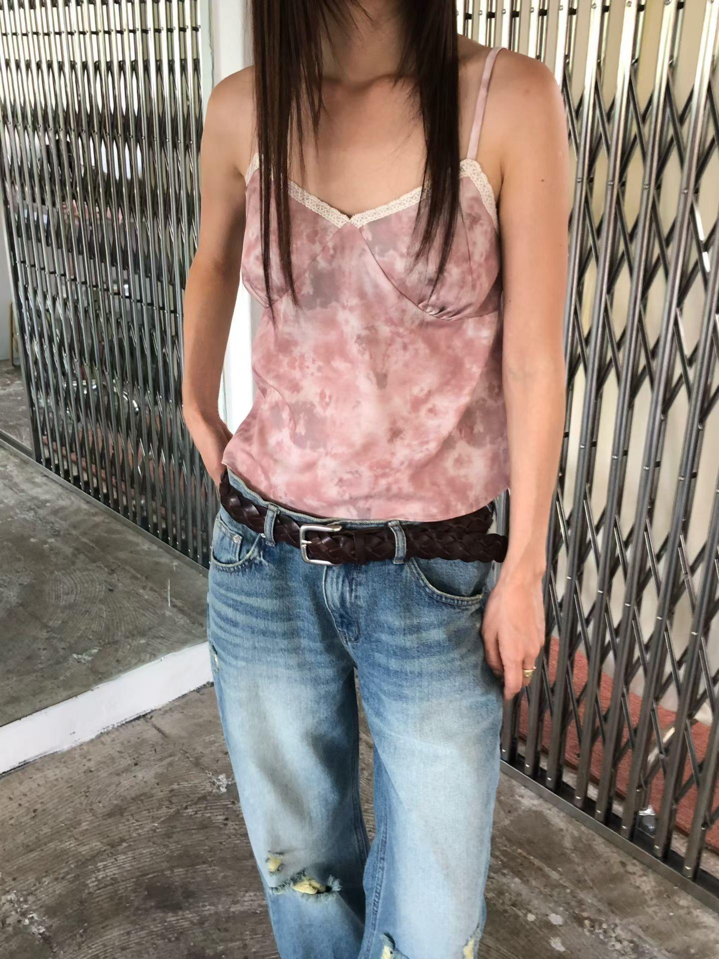 蕾絲滾邊渲染細肩背心